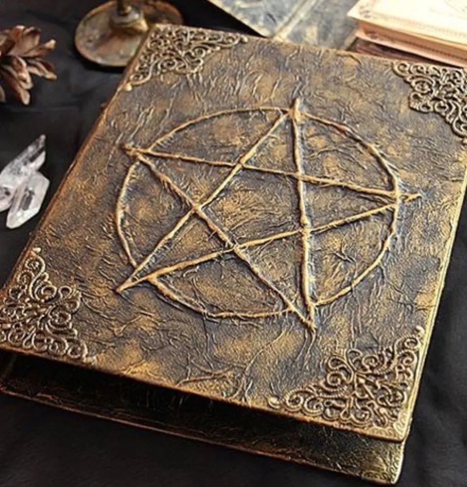 Création d'un grimoire - Flyer