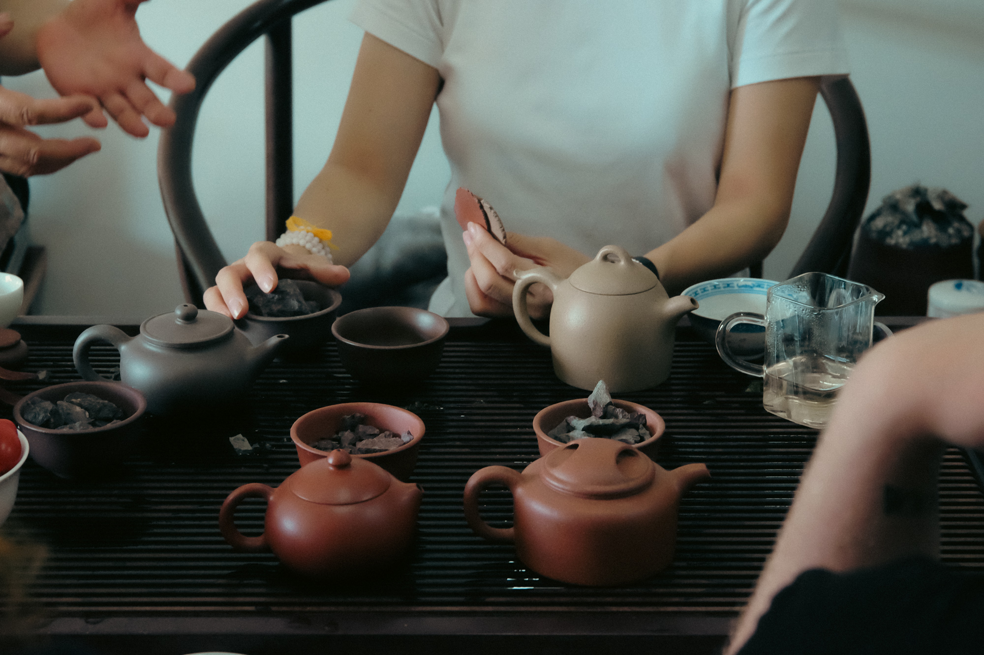 Loose leaves and Yixing teapots: a craftsmanship of popular identity - Volantino