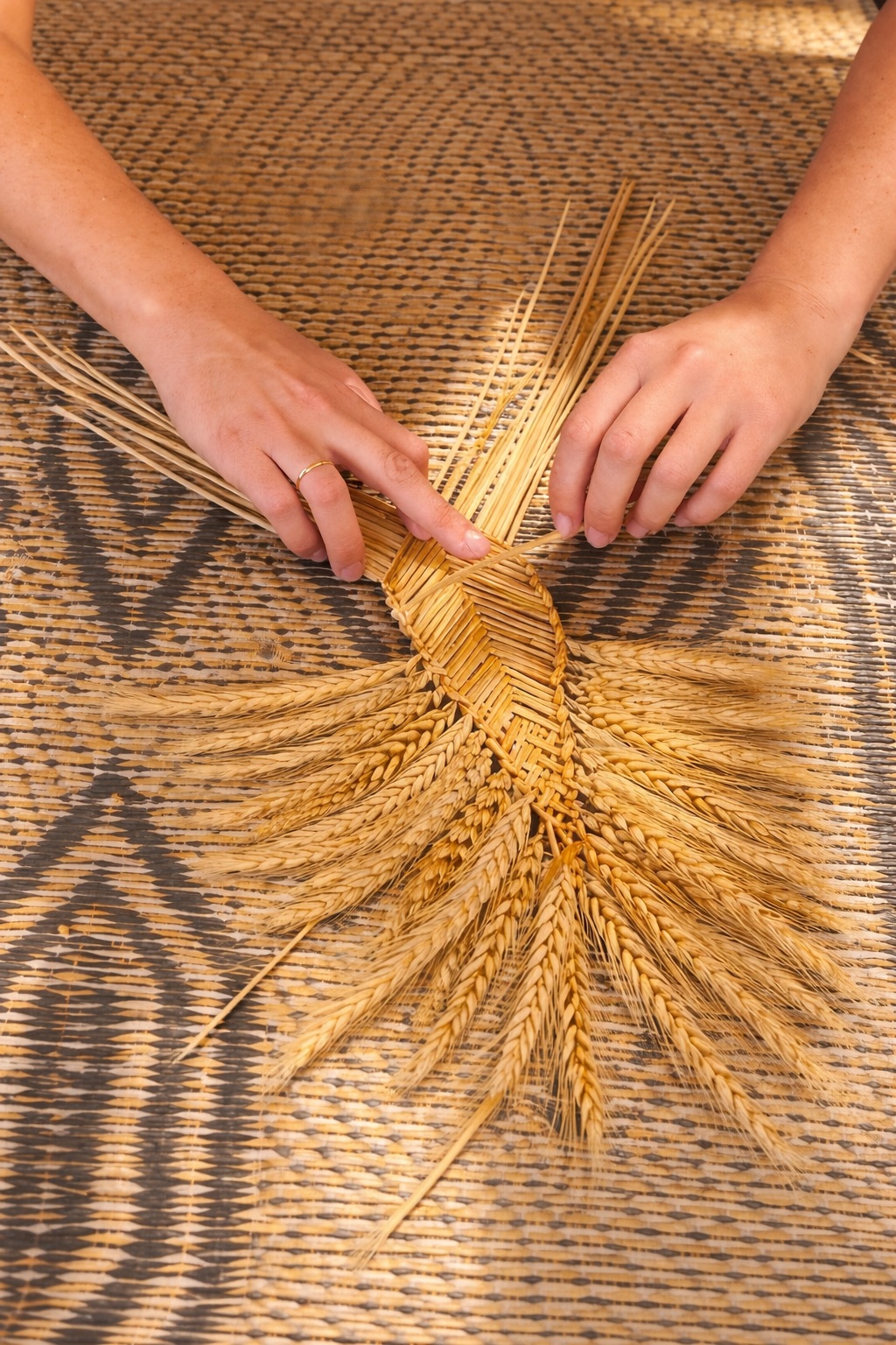 סדנת קליעת חיטה לשבועות - פלייר